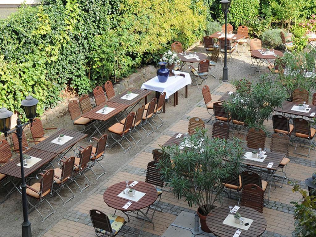 Отель Weinhaus Woehler Шверин Экстерьер фото